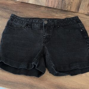Time and Tru Black Classic Denim Style Cuffed Jean Shorts 8 Mid Rise